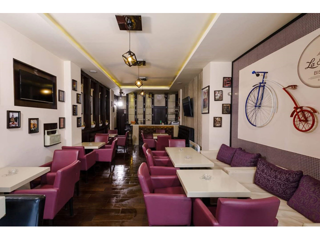BISTRO  LA PIERRE CAFFE Bars and night-clubs Beograd