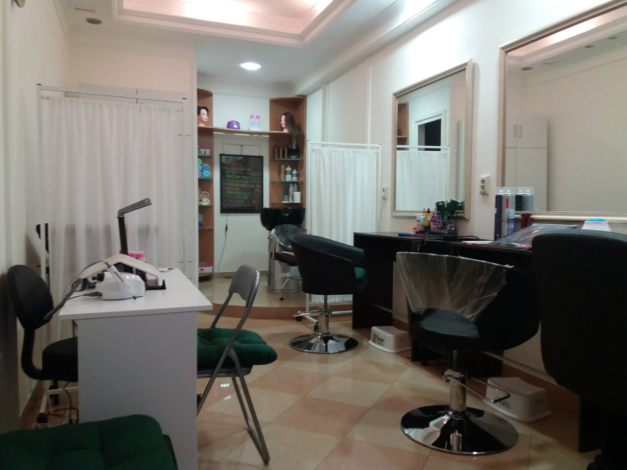 HAIRDRESSING AND BEAUTY STUDIO EMILLY 14 Hairdressers Belgrade - Photo 1