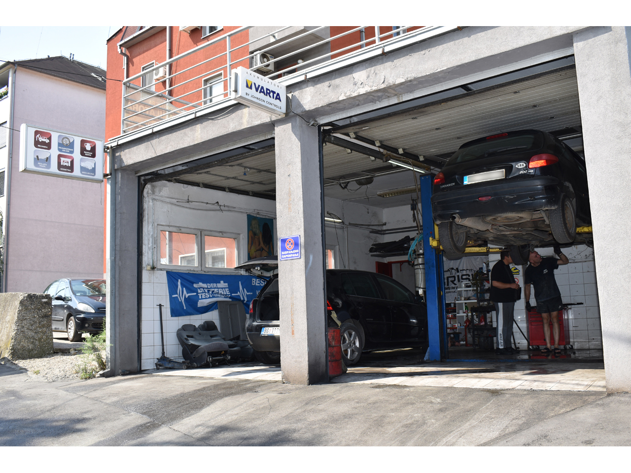 Photo 7 - AUTO SERVICE KRALJEVIC - CAR WASH, VULCANIZER, CAR REPAIRS Car-body mechanics Belgrade