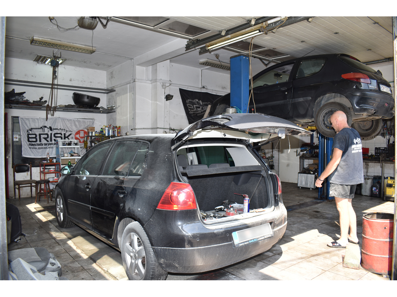 Photo 9 - AUTO SERVICE KRALJEVIC - CAR WASH, VULCANIZER, CAR REPAIRS Car-body mechanics Belgrade