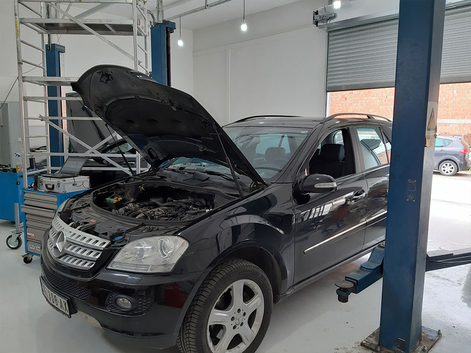 Mercedes servis Bežanijska kosa Beograd, Mercedesov auto servis, servis
