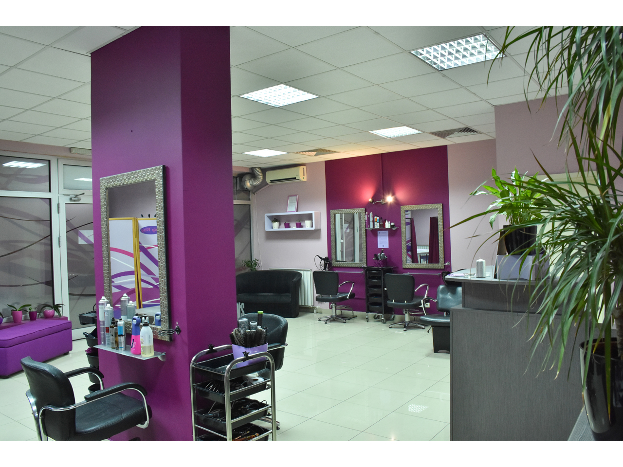 HAIRDESSING AND COSMETIC SALON LOLY WAY Hairdressers Belgrade - Photo 4