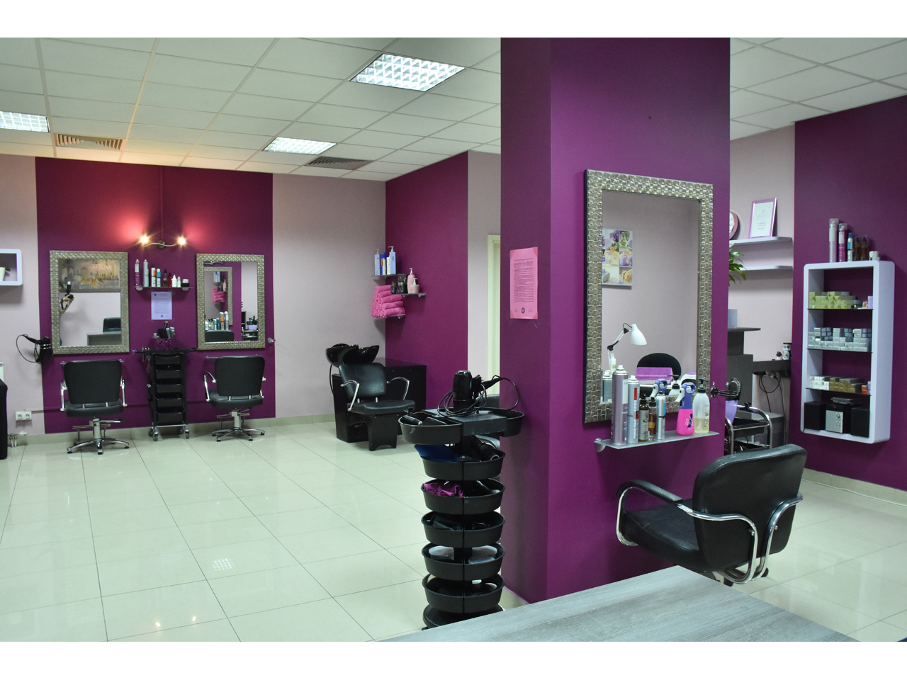 HAIRDESSING AND COSMETIC SALON LOLY WAY Hairdressers Belgrade - Photo 7