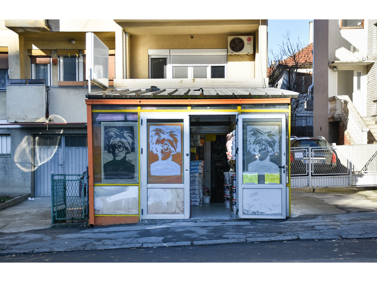 Photo 1 - DYEHOUSE BARBARA Colors and varnish Belgrade
