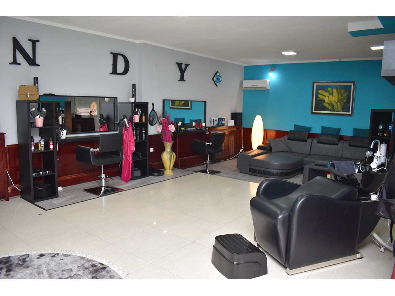 BEAUTY CANDY STUDIO Hairdressers Beograd