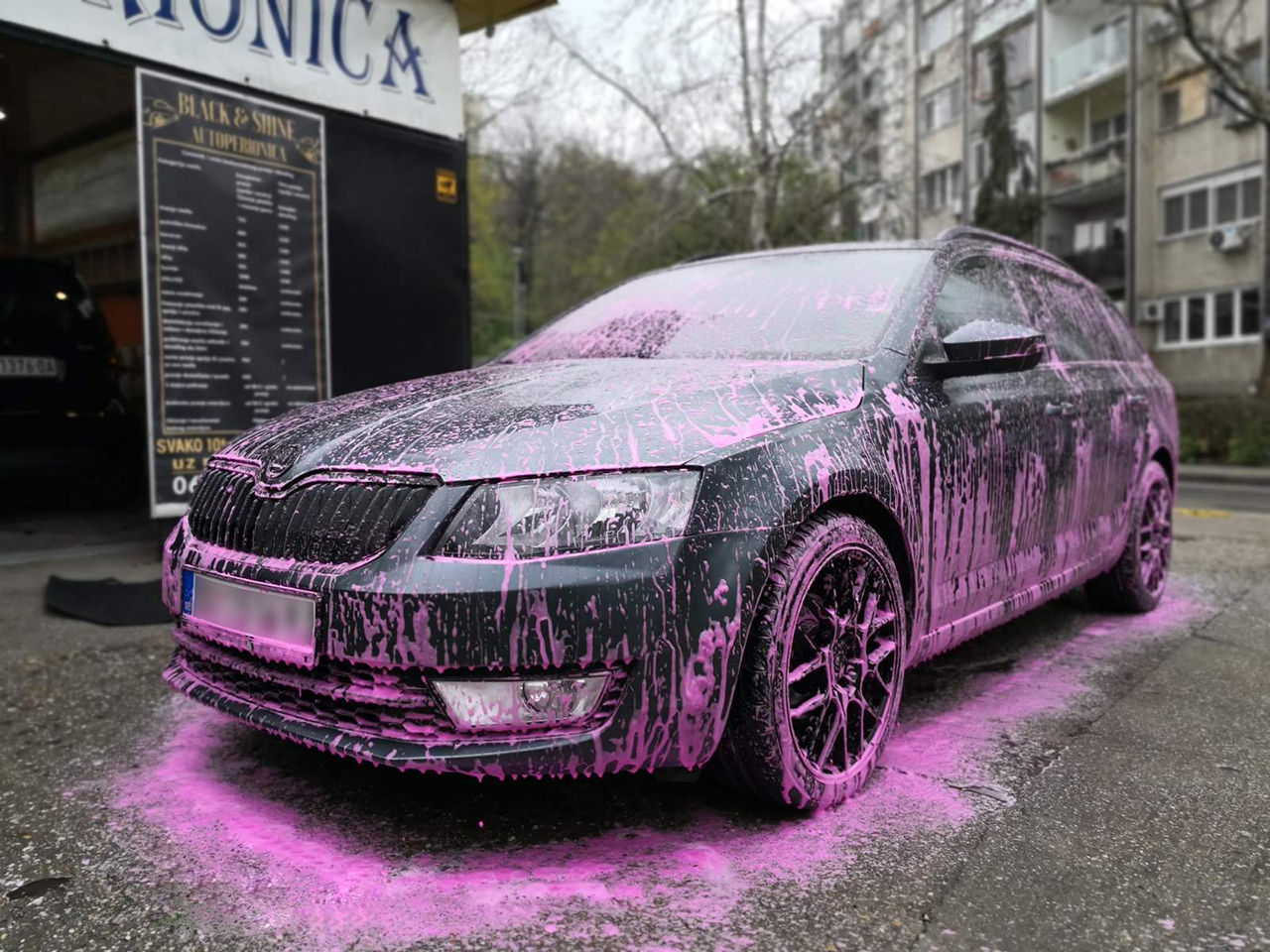 CAR WASH BLACK & SHINE Car wash Belgrade - Photo 3