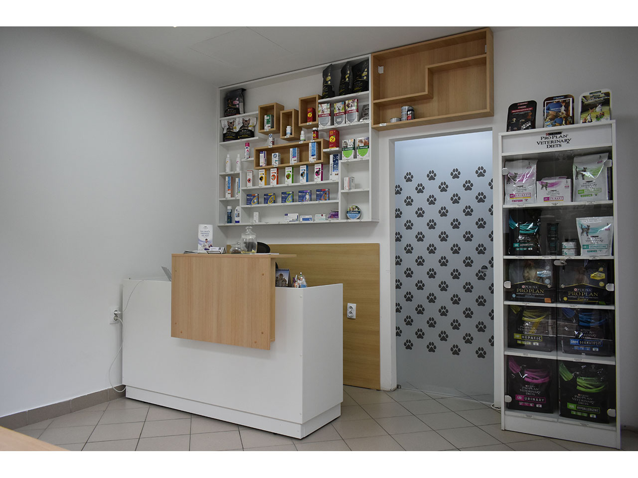 DERMAVET VETERINARY CLINIC AND PHARMACY Veterinarian pharmacies Beograd