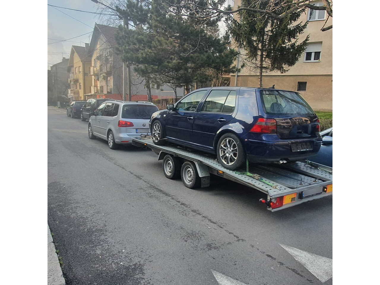 Slika 2 - AUTO SERVIS I ŠLEP SLUŽBA VESELIĆ Auto mehaničari Beograd
