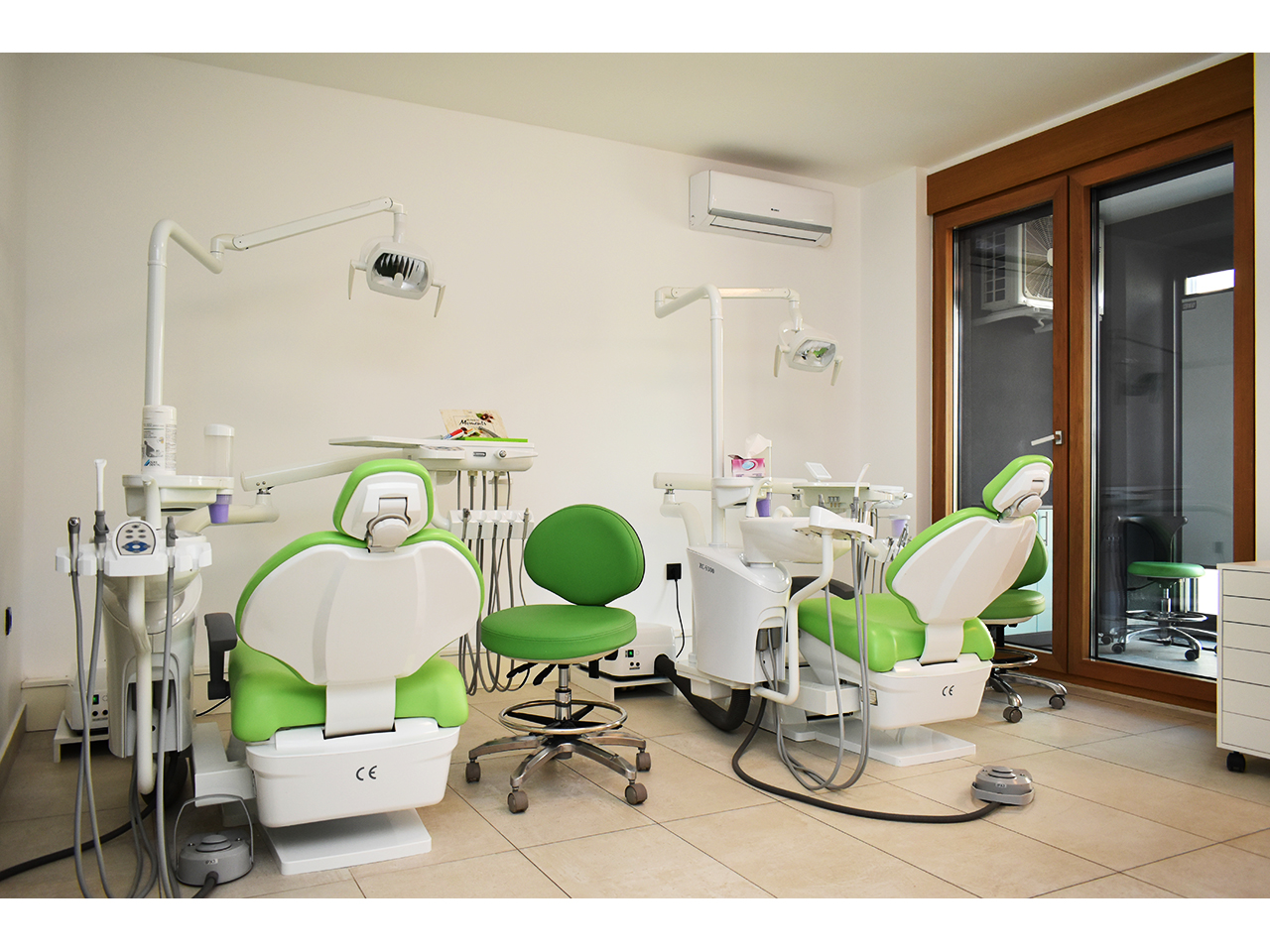 BORISLAVA DR PETROVIC - DENTAL OFFICE SINA DENT Dental surgery Beograd