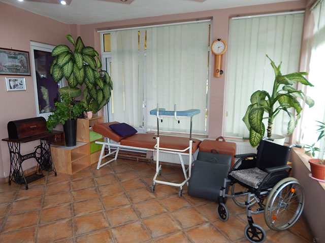 HOME FOR ACCOMMODATION OF ADULTS AND THE ELDERLY "SVETI NIKOLA" Homes and care for the elderly Beograd