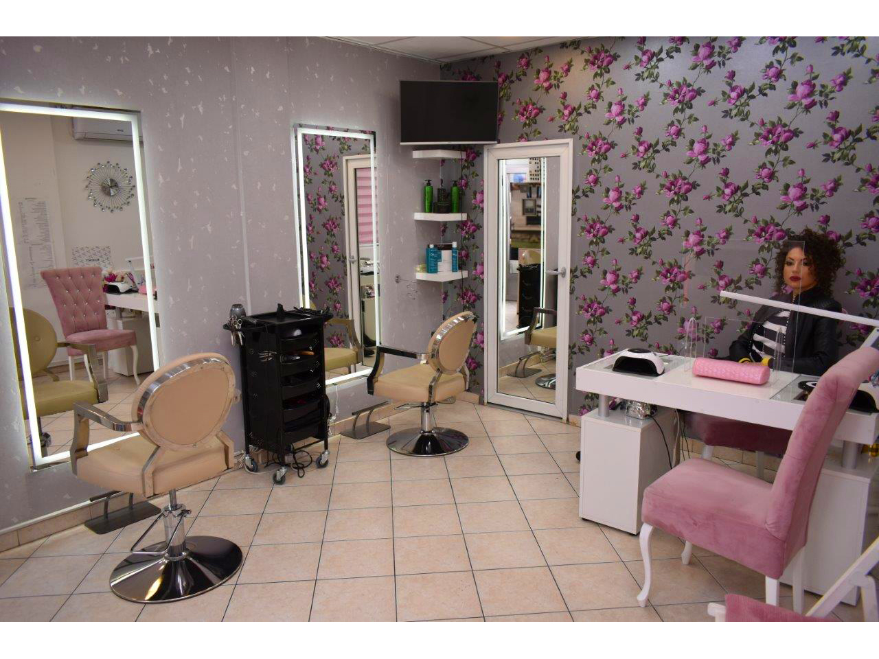 Photo 8 - HAIR AND BEAUTY STUDIO RED CAT BY JELENA Manicures, pedicurists Belgrade