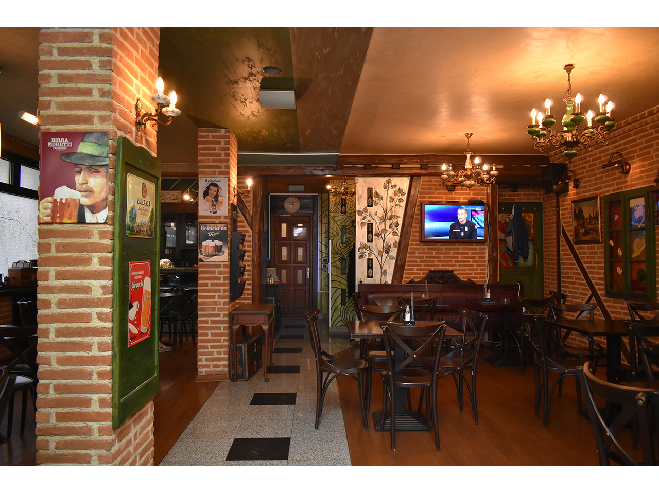 CARLOS PUB Bars and night-clubs Beograd