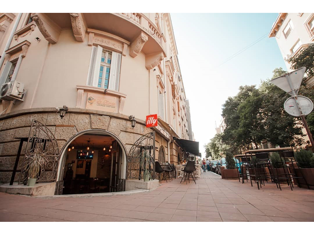 Slika 1 - LOUNGE CAFE BAR LE MONDE Mediteranska kuhinja Beograd