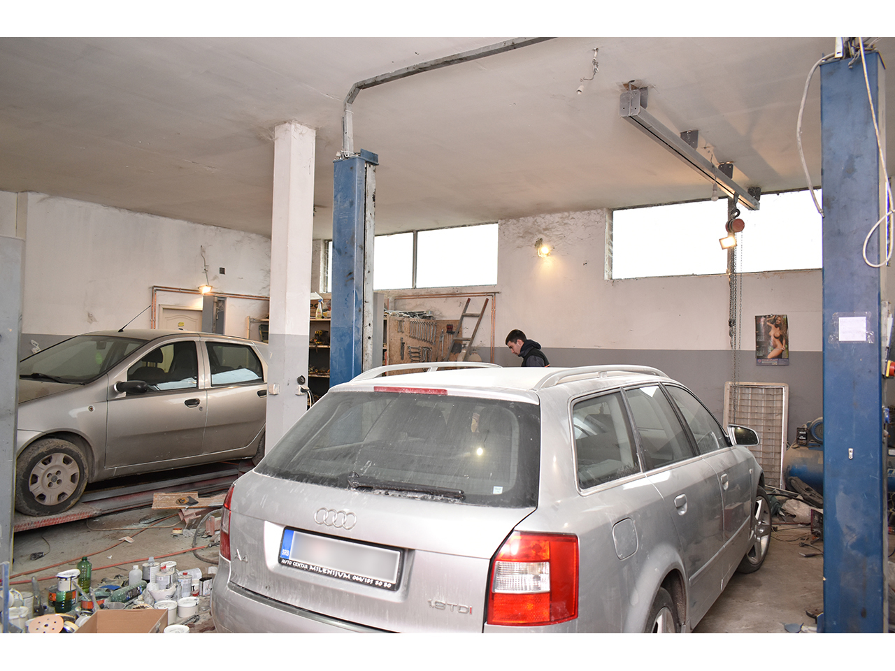 Photo 3 - CAR SERVICE BBN - BODYWORK AND CAR PAINTING Replacement parts Belgrade