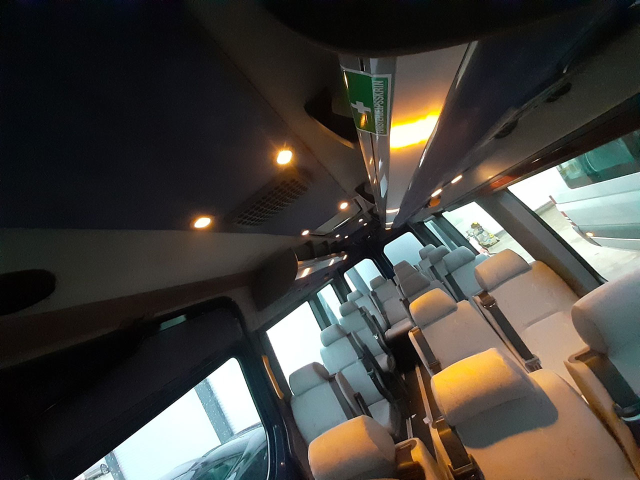 Slika 4 - AMBASADOR MBB Autobuski i kombi prevoz putnika Beograd