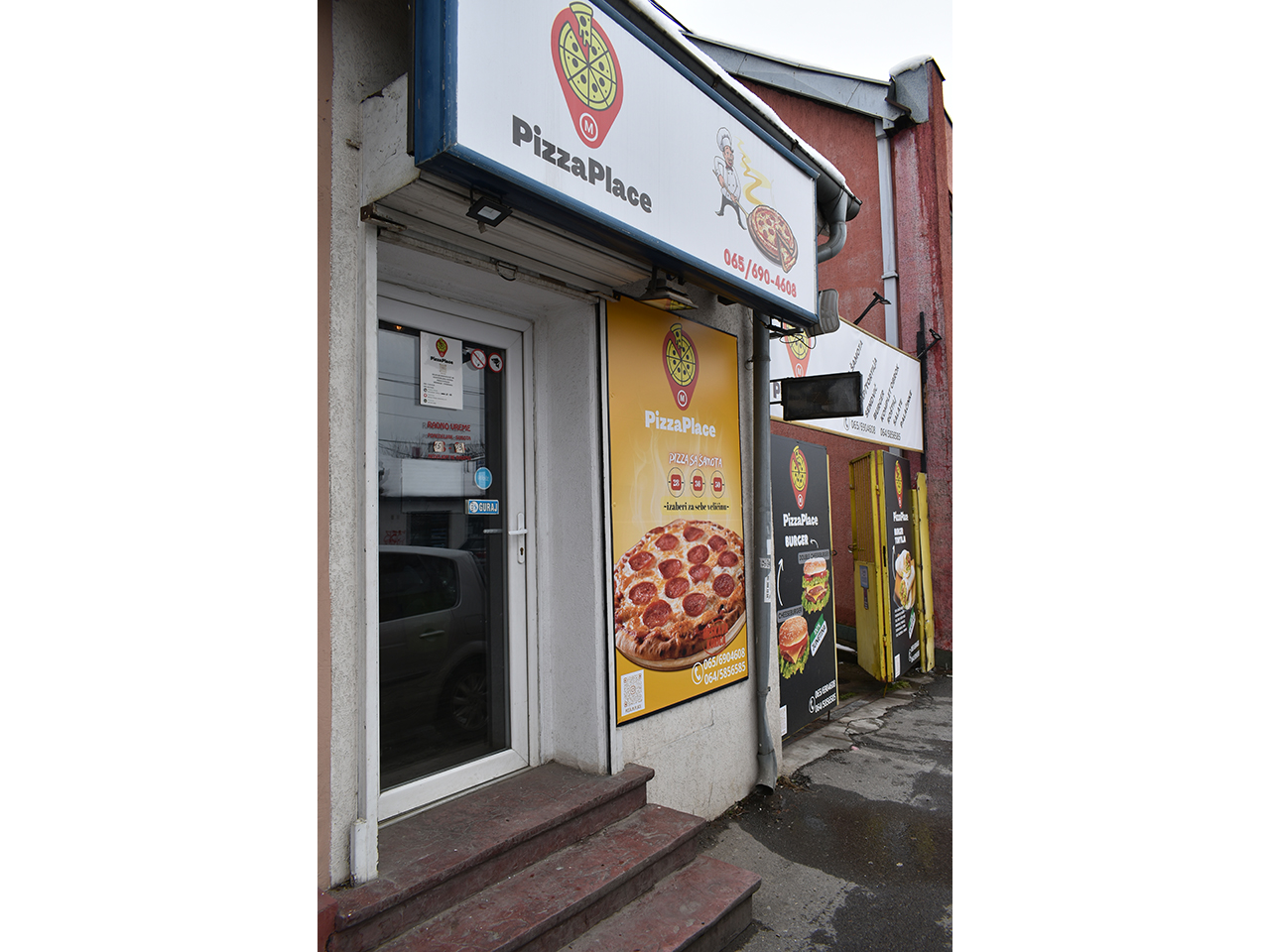 Slika 1 - FAST FOOD PIZZA M PLACE Fast food Beograd