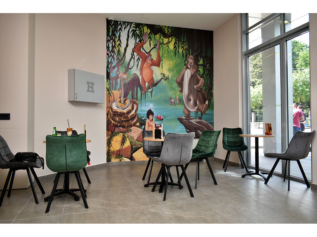 CAFE AND CHILDREN'S PLAYROOM SPARTANAC Kids playgrounds Beograd