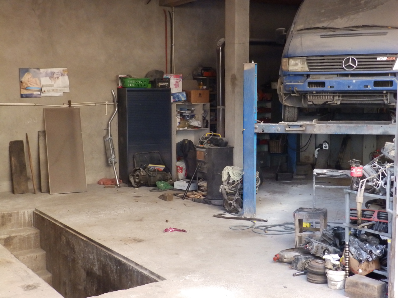 Photo 6 - CAR SERVICE AND USED PARTS BODZA Replacement parts Belgrade