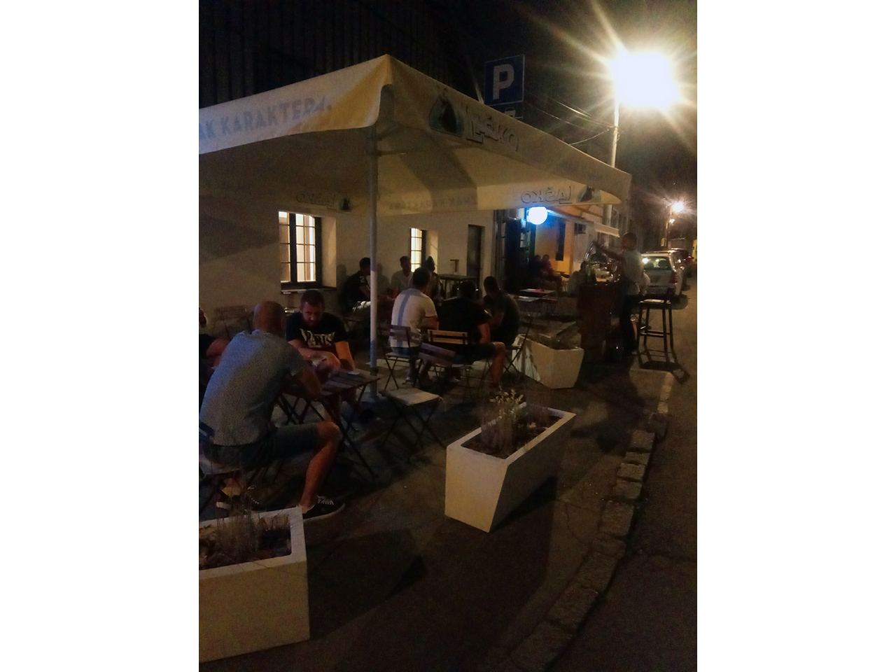 Slika 11 - CHERRY TREE TAPAS BAR Kafe barovi i klubovi Beograd
