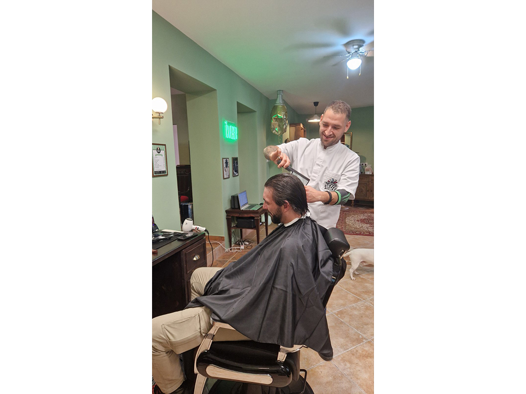 BARBER SHOP CVEGER Hairdressers Belgrade - Photo 5