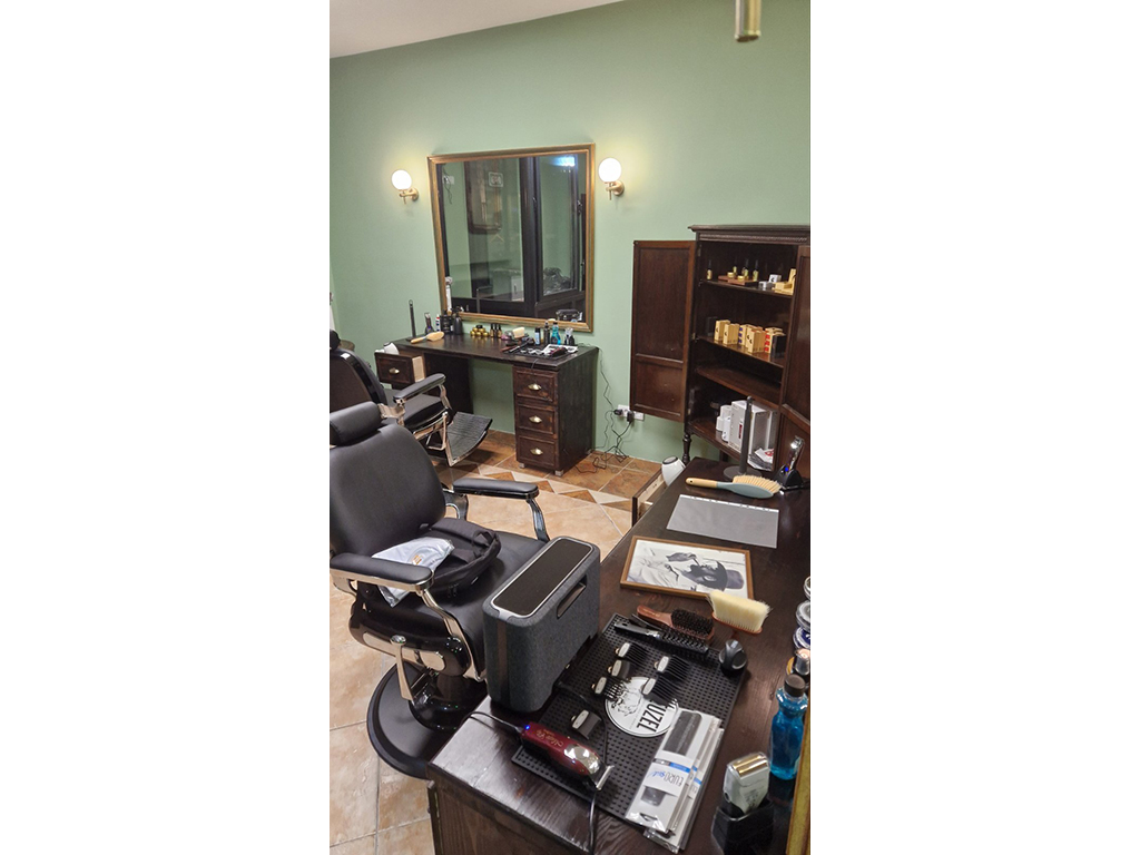 BARBER SHOP CVEGER Hairdressers Belgrade - Photo 8