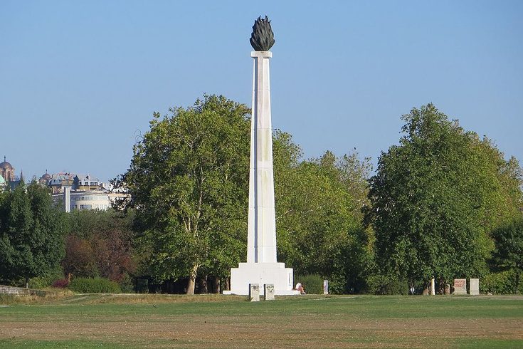 Ko je sadio drveće u Parku prijateljstva?