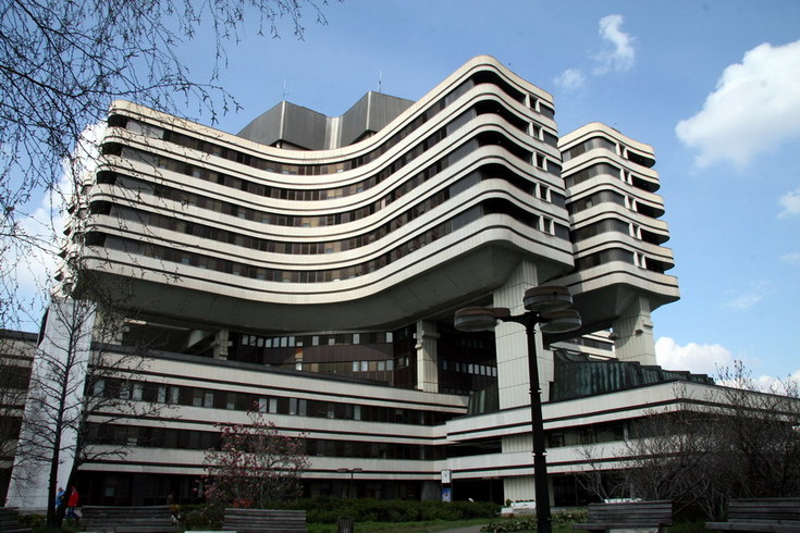 Srpski Rozvel: Mali zeleni na VMA?!