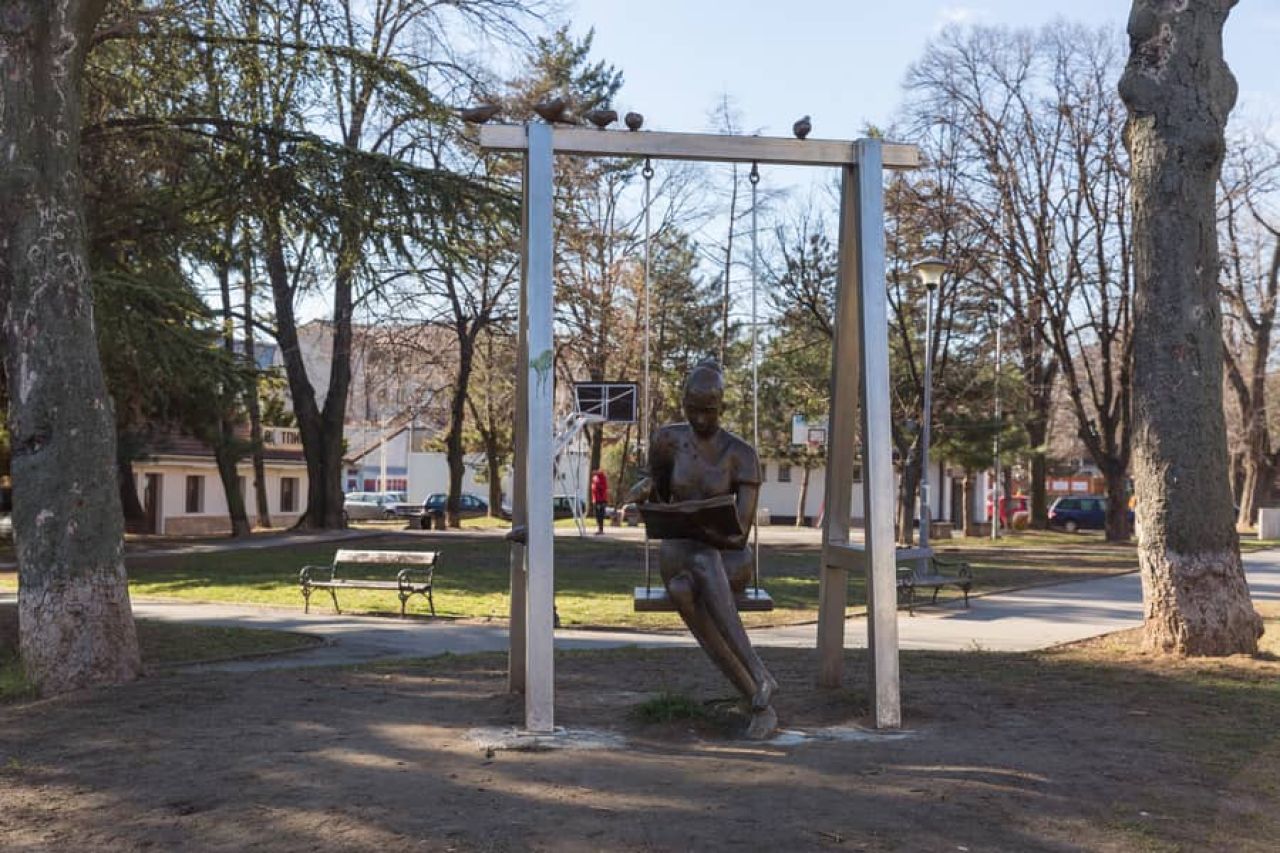 Čuburski park  (1): zeleni pravougaonik izbledelih sećanja