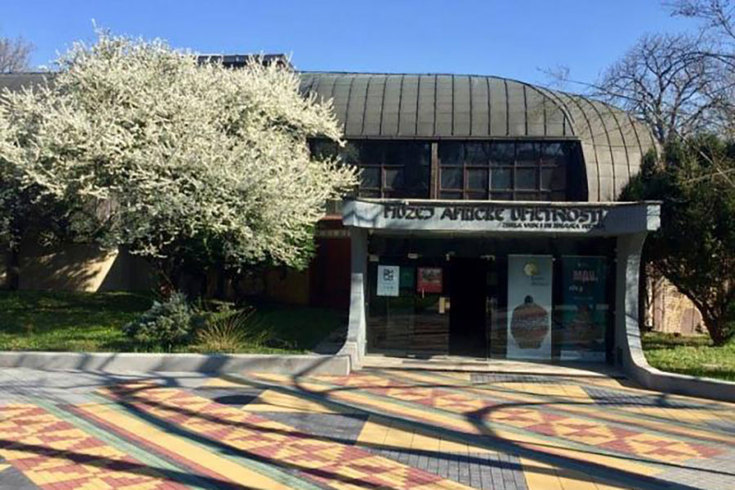 Muzej afričke umetnosti - Delić Afrike na beogradskom Senjaku