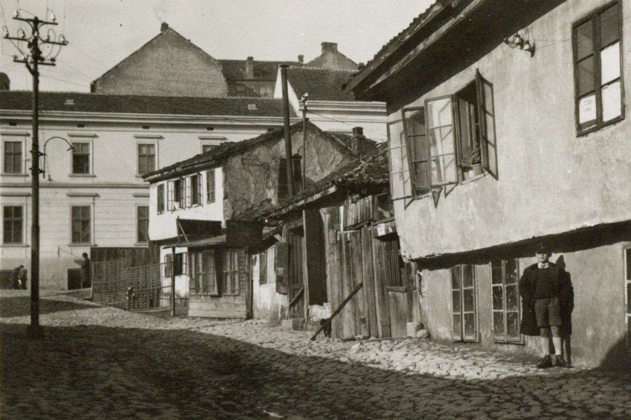 Od limenih žutih kutija do pune gradske kase: kada je Beograd prvi put nahranio i obukao siromahe? (1)