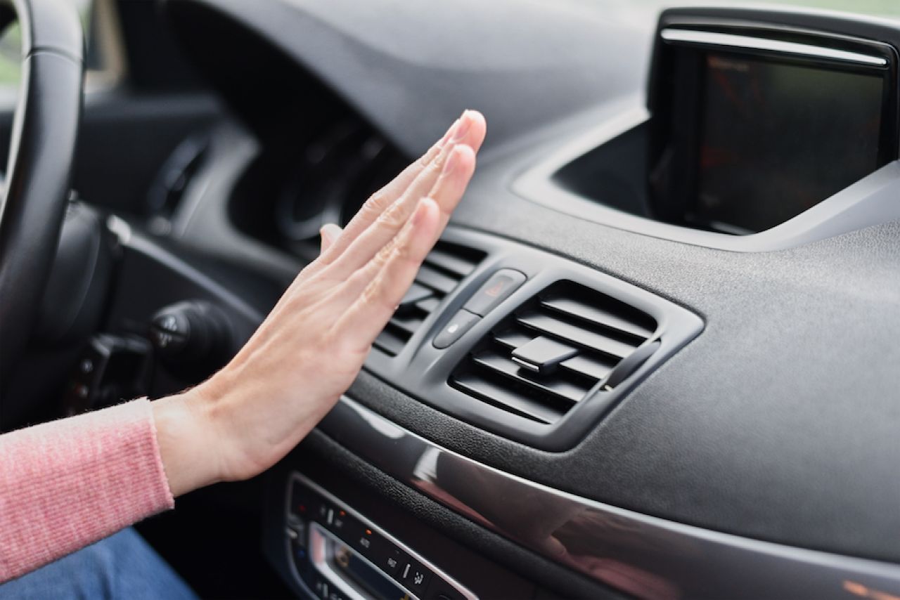 Evo zašto treba da palite klimu u automobilu tokom zime