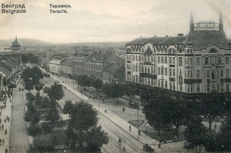 Od vodoskoka do fontane do… raskrsnice? (D)evolucija Terazija